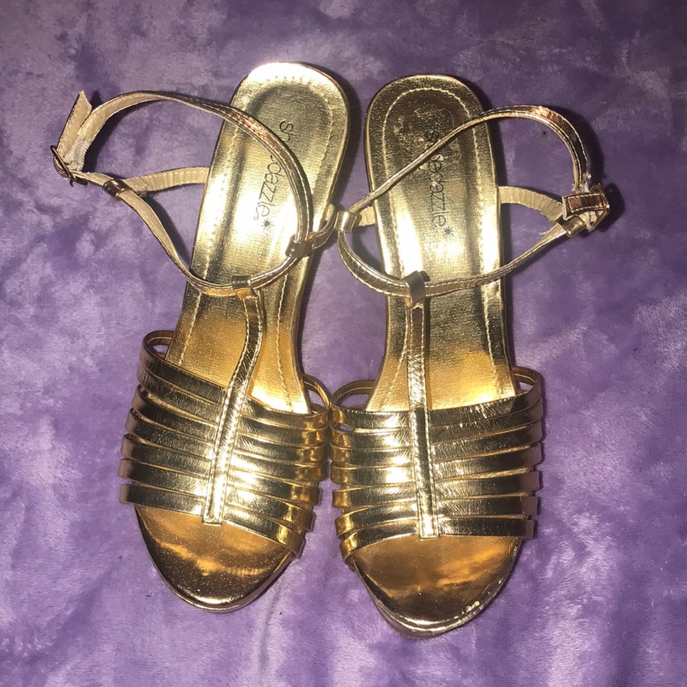 ✨GOLD WEDGES ✨